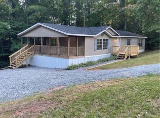 372 Blue Hollow Rd, Mount Airy, NC 27030