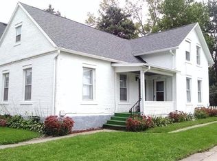 737 East Ctr, Freeport, IL 61032