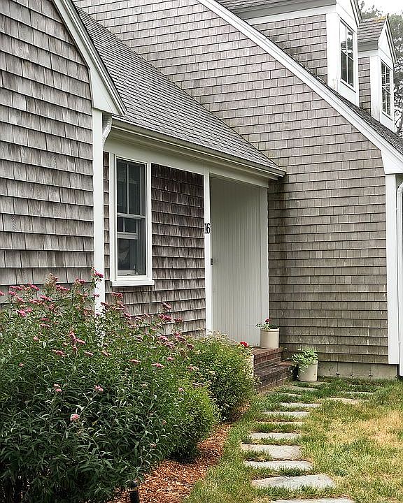 2nd image of 16 Cranberry Ln