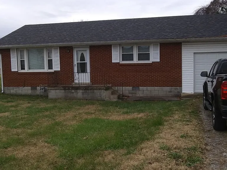 109 Thompson St — Photo 1