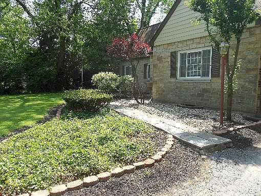 2nd image of 601 Forest St