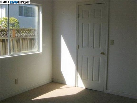 5th image of 32655 Almaden Blvd