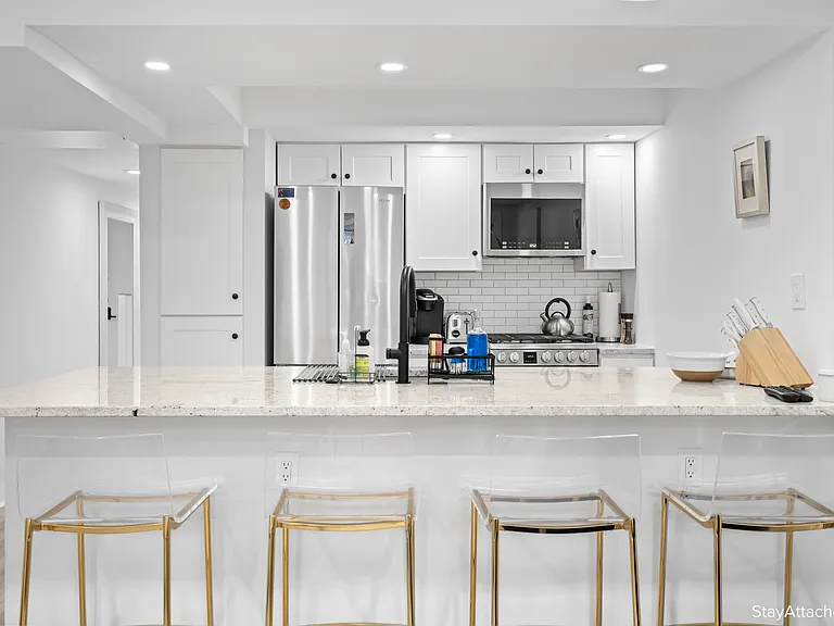 11 2nd St NE #106 — Photo 3