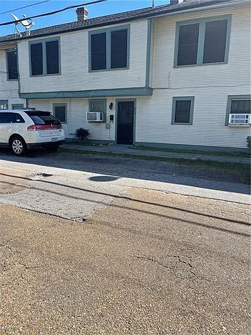 906 N White St Photo 1