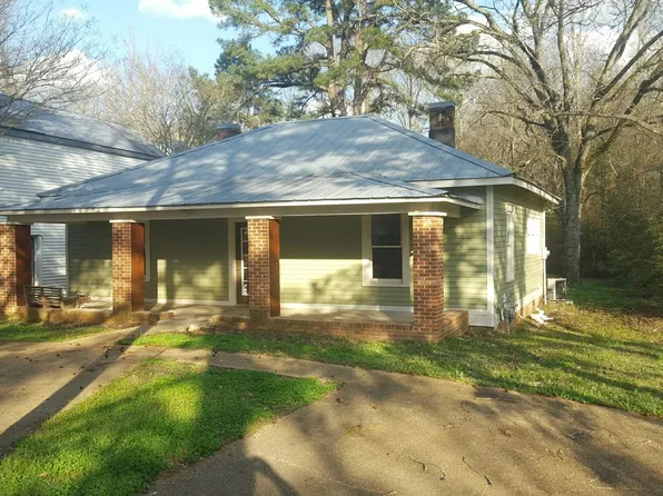 705 Whitfield St, Starkville, MS 39759