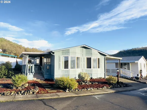 804 Shadow Ranch Ln, Roseburg, OR 97470