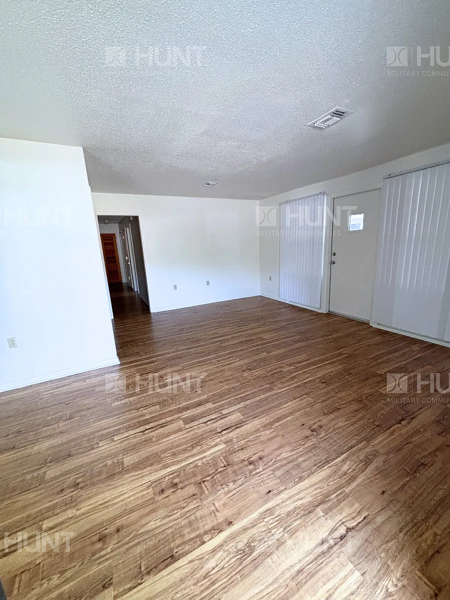 Building Photo - 574 Elderberry Dr