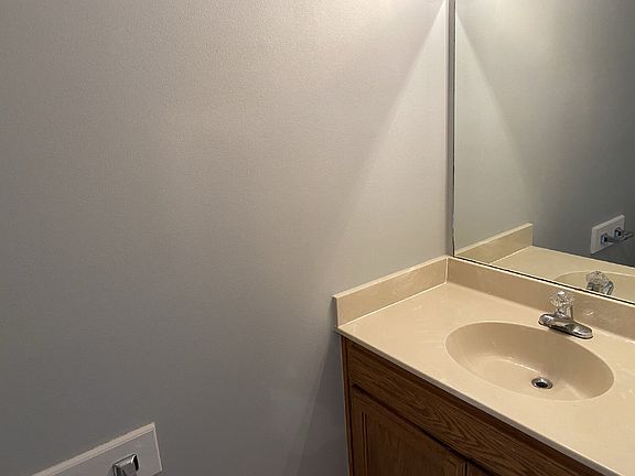 5th image of 503 Camellia Dr #B