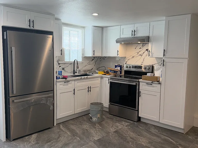 160 W 59th St #1/4 — Photo 9