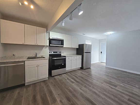 4th image of 140 N Main St #3
