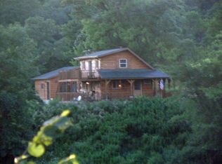 1826 Buck Ln, Harpers Ferry, IA 52146