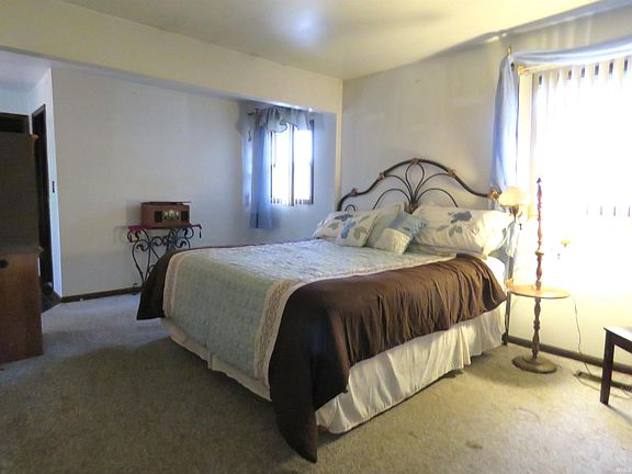 5th image of 1044 Archway Dr