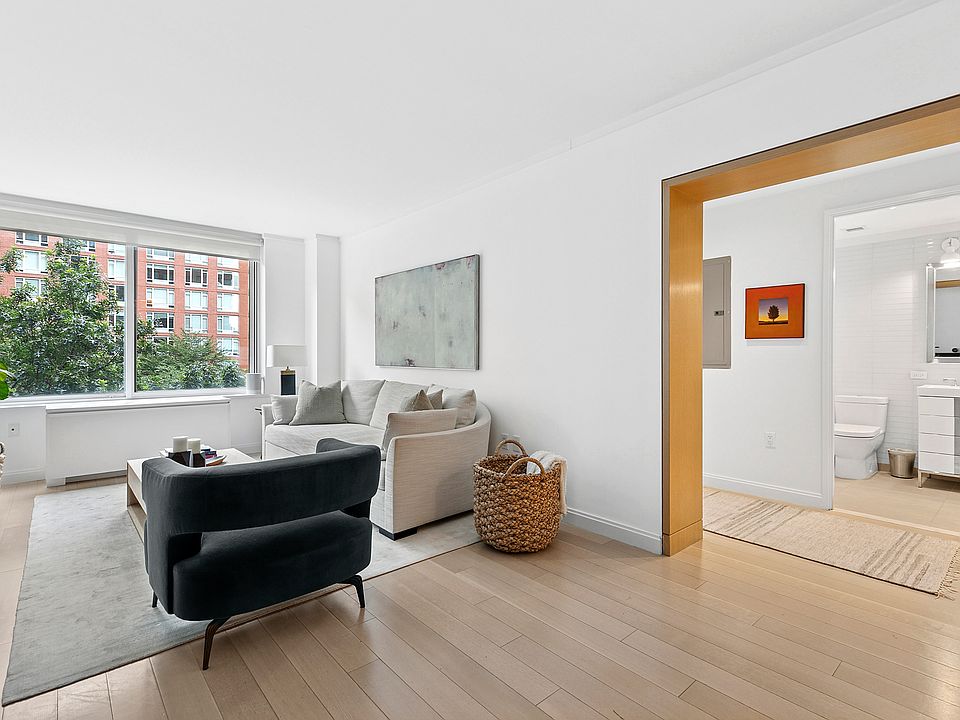 1st image of 212 Warren St APT 4R