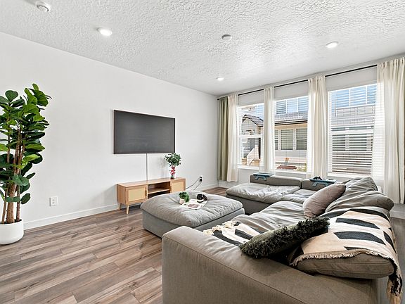 2nd image of 10014 N Limestone Way
