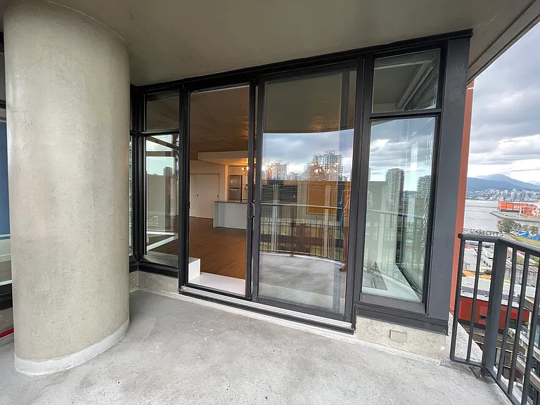 128 Cordova St W #1806 — Photo 21