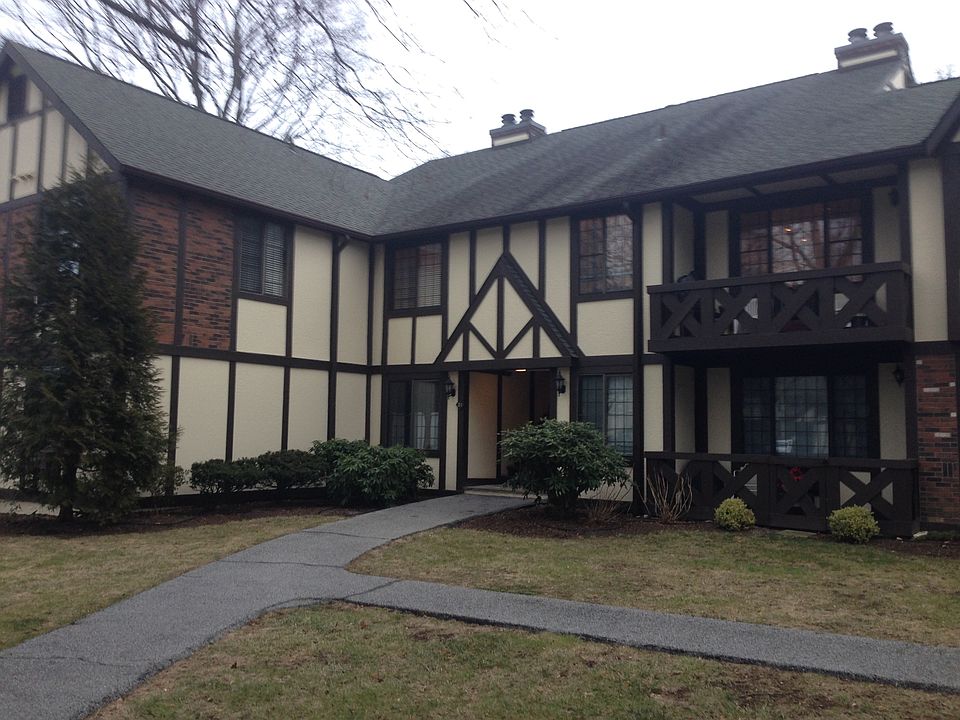 1st image of 21-9 Foxwood Dr