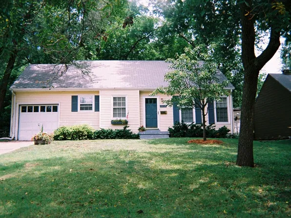 5300 W 50th St, Roeland Park, KS 66205