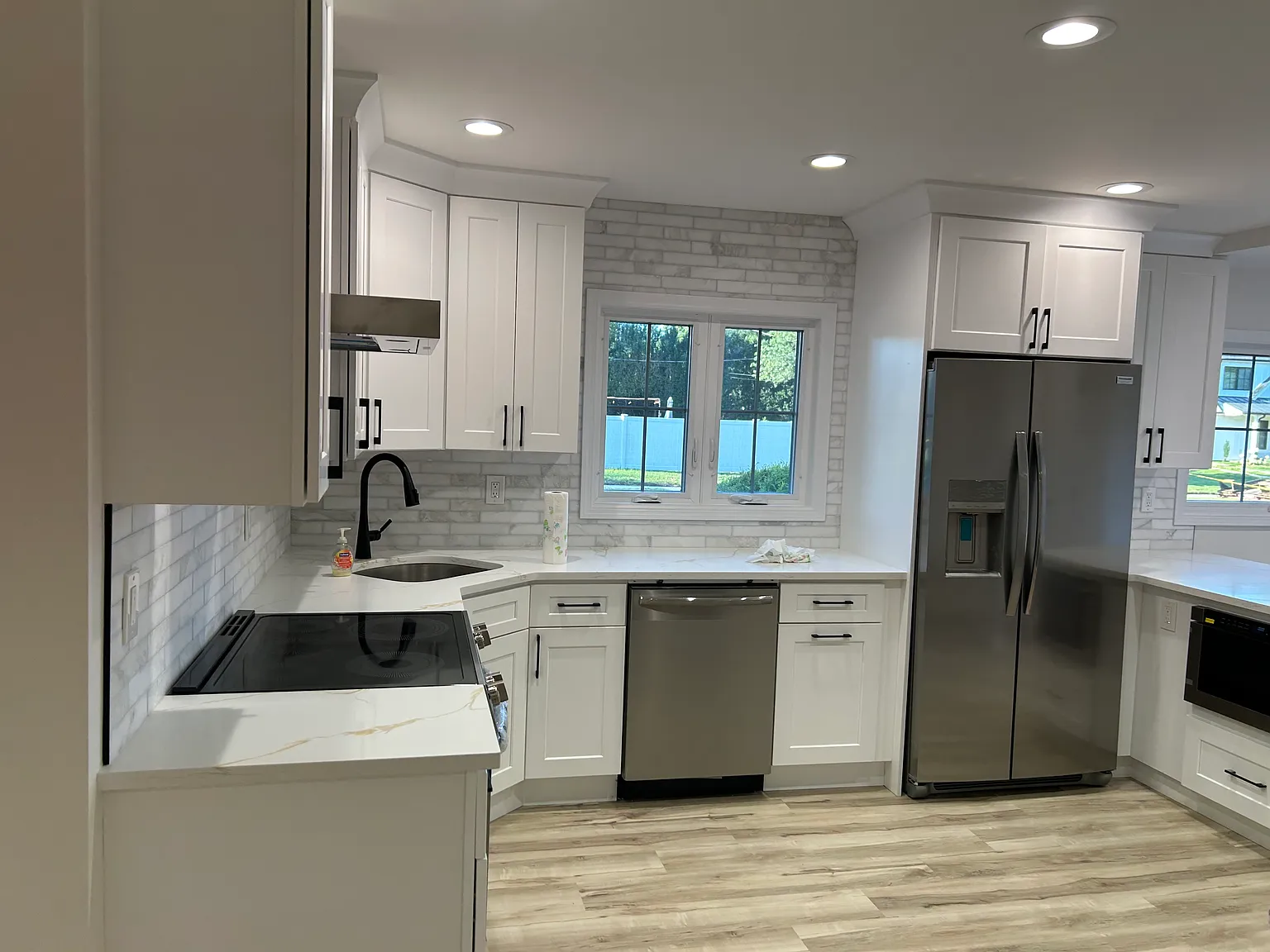 Greenbelt Ln, Levittown — Photo 3