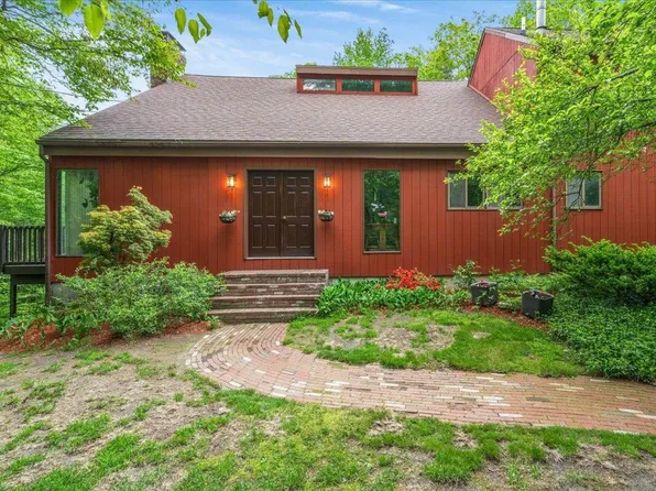 51 Horizon Drive, Bedford, NH 03110