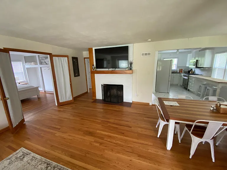 1801 University Ave — Photo 18