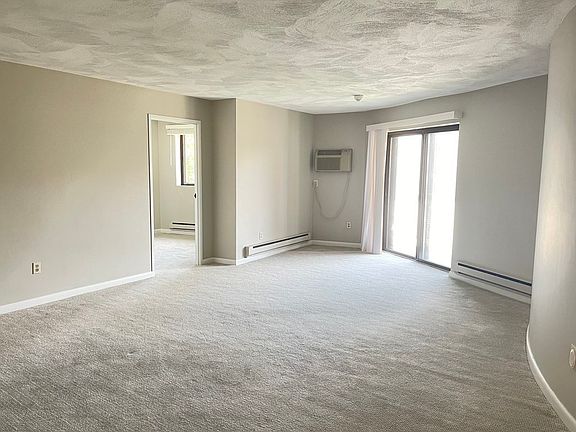 2nd image of 215 Thomas Burgin Pkwy Unit 32