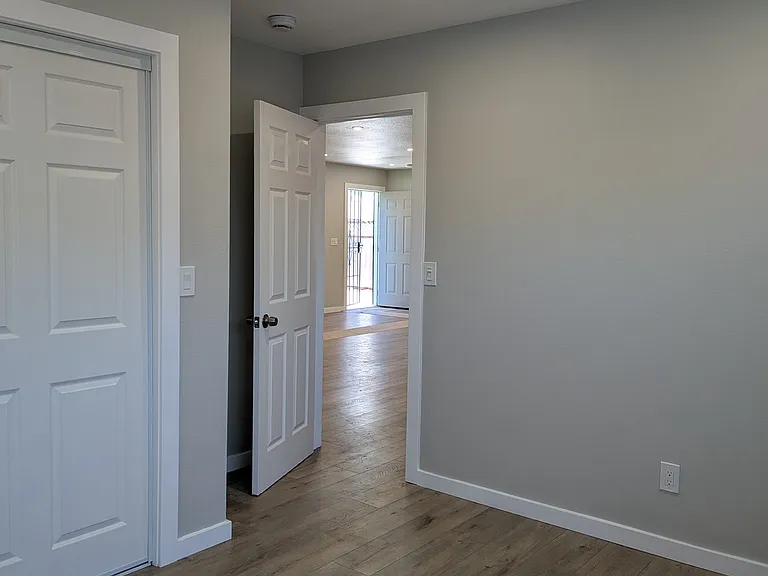 19118 Meekland Ave #B — Photo 24