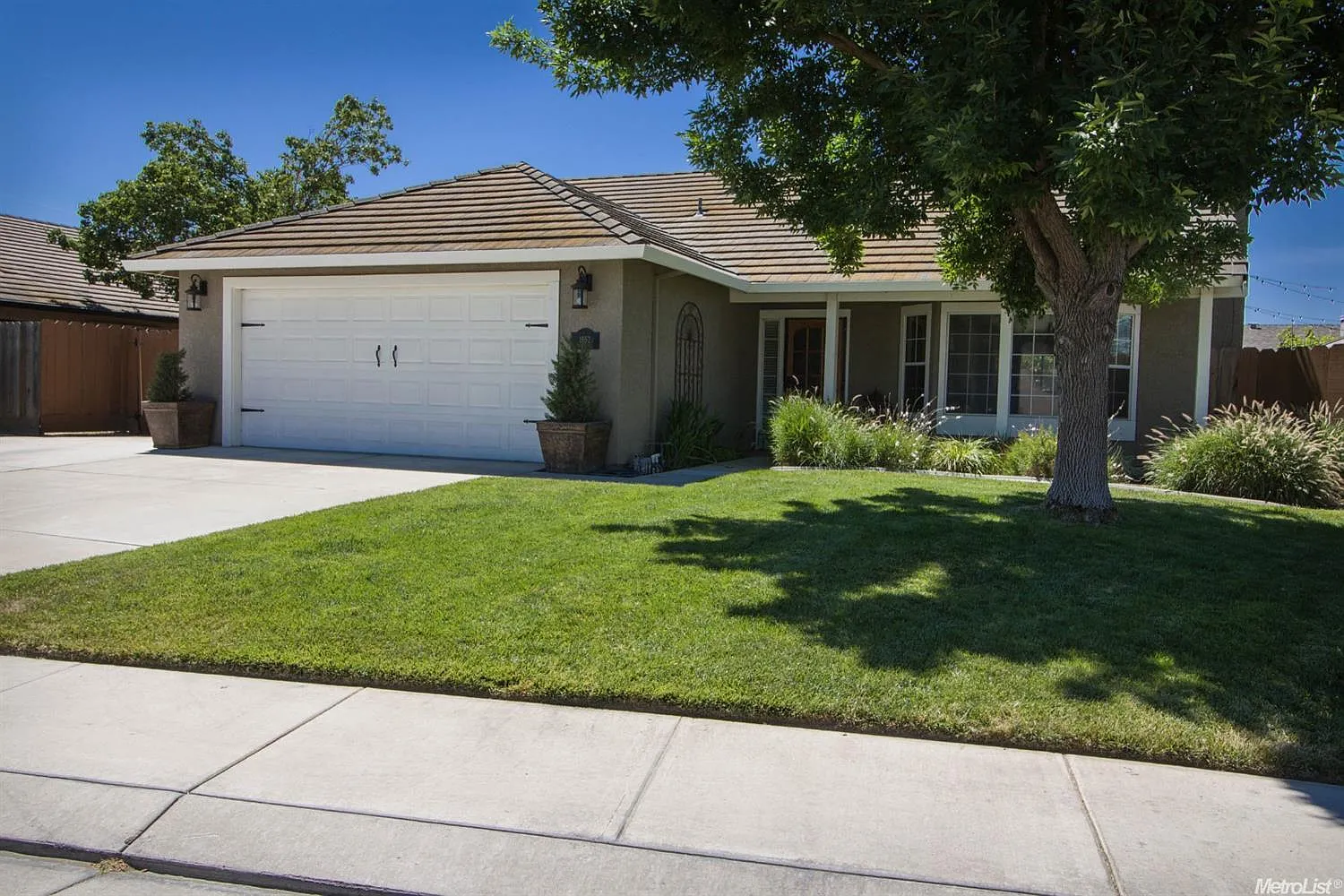 1552 Grange Way photo 1