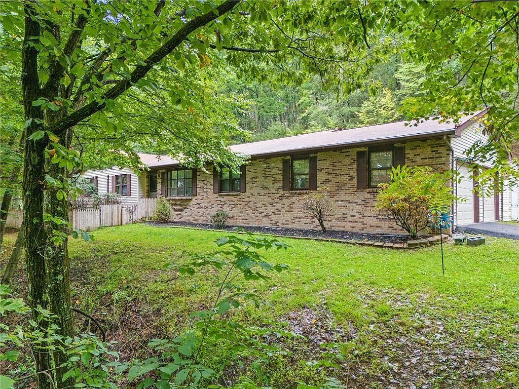 2312 Meadowlake Rd, Sciota, PA 18354 Zillow