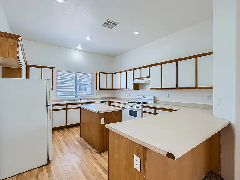 1720 Dwayne Stedman Ave — Photo 7