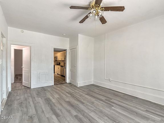 3rd image of 401 N Wild Olive Ave #C