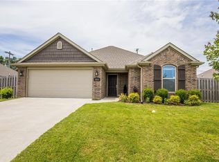 851 Romano Ave, Centerton, AR 72719