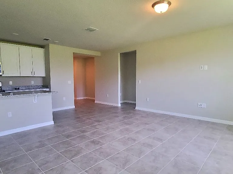877 Cambridge Dr — Photo 10