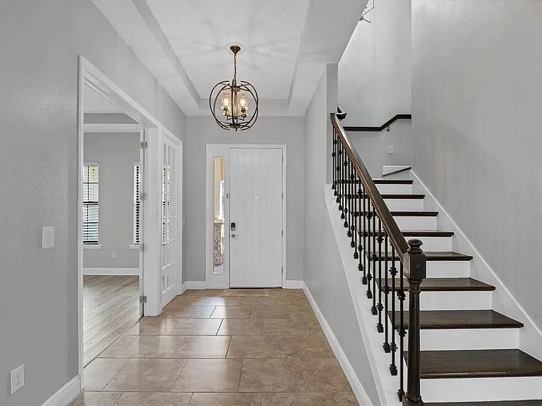6104 Champions Row St — Photo 9