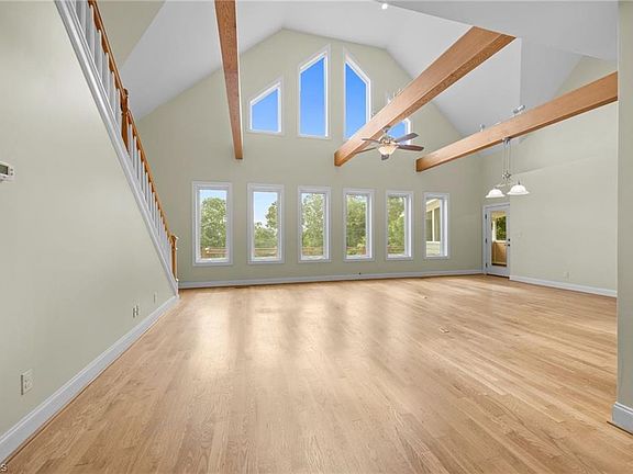 4th image of 553 Waterside Dr