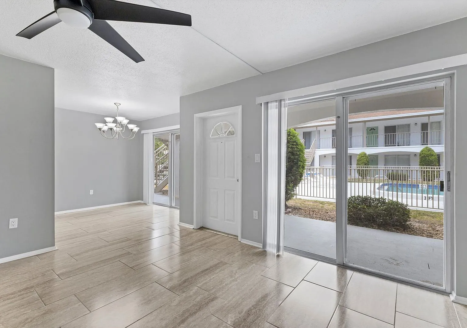 Bright 2BR/1BA Condo with Community Pool ~ First Floor — Photo 4