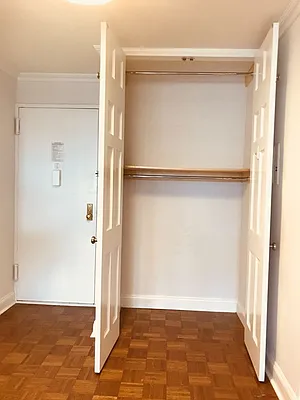 Rented by Metropolis Real Estate of Manhattan | media 5