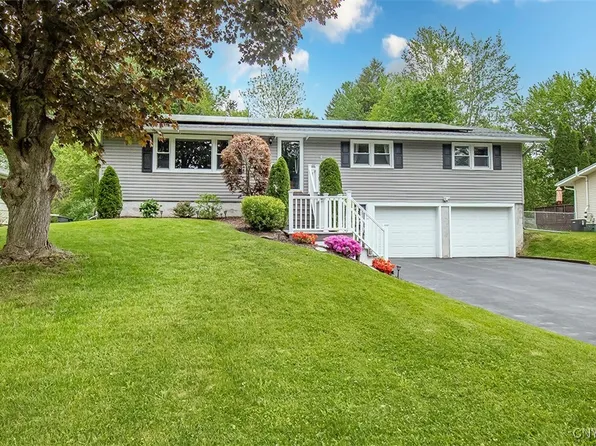 106 Peterson Dr, Camillus, NY 13031