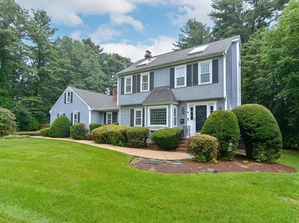 28 High St, Walpole, MA 02081