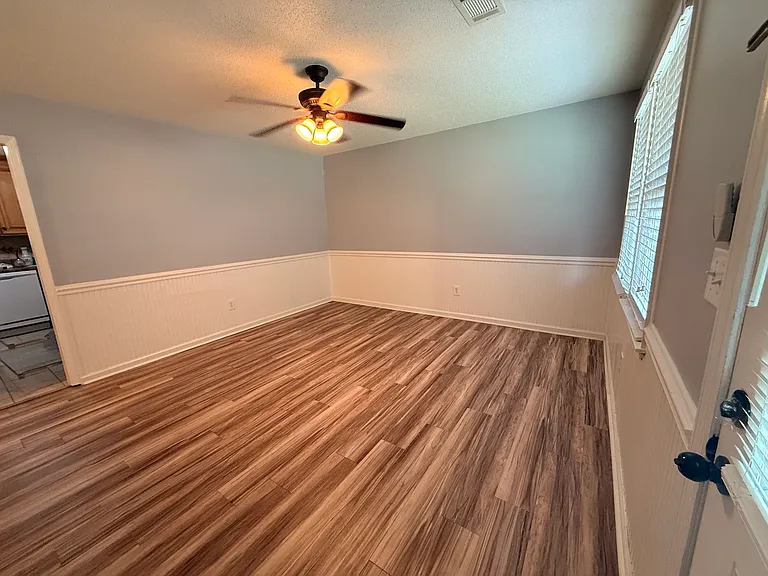 4534 Greystone Dr — Photo 3