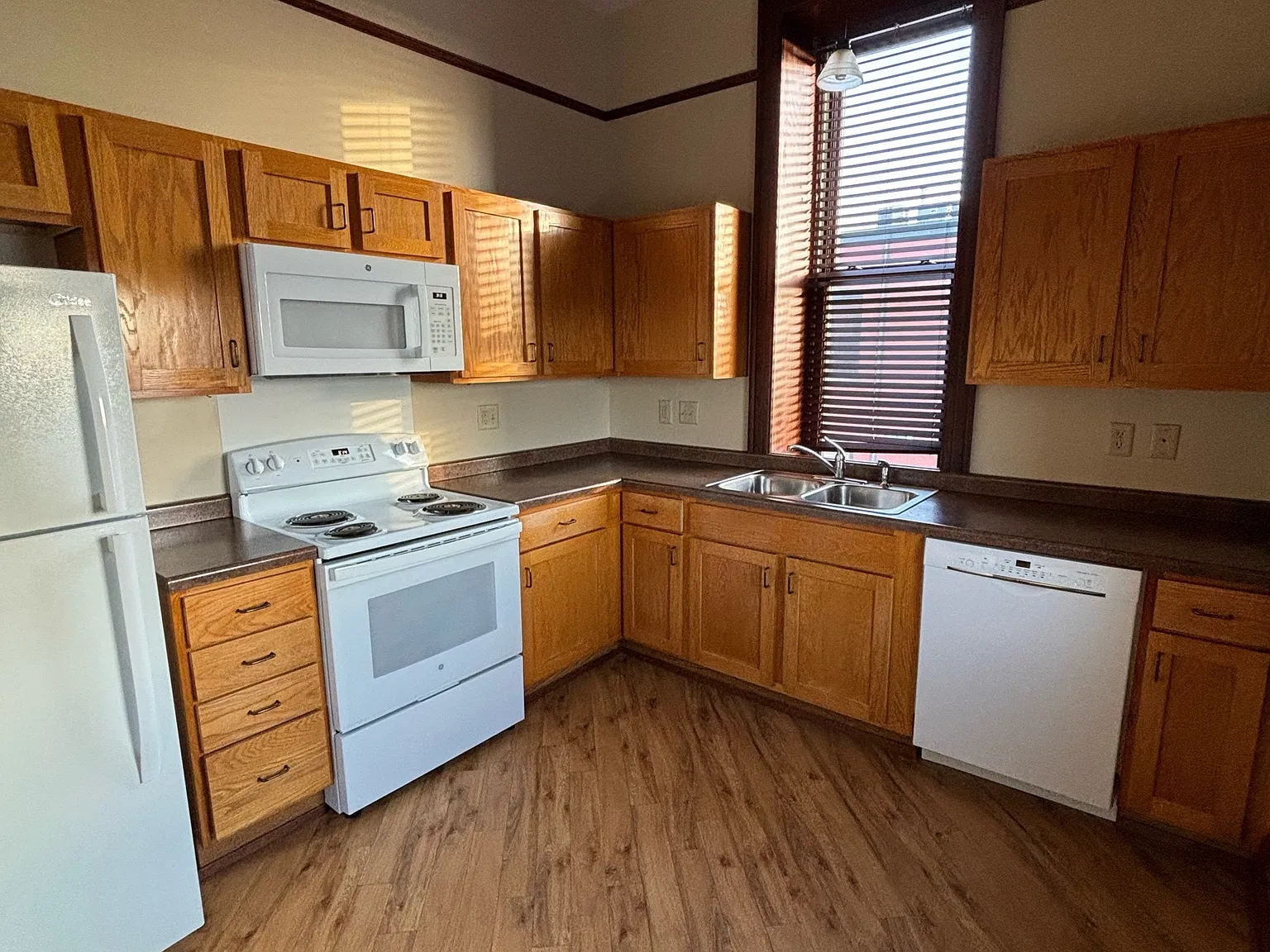 1521 Tower Ave — Photo 2