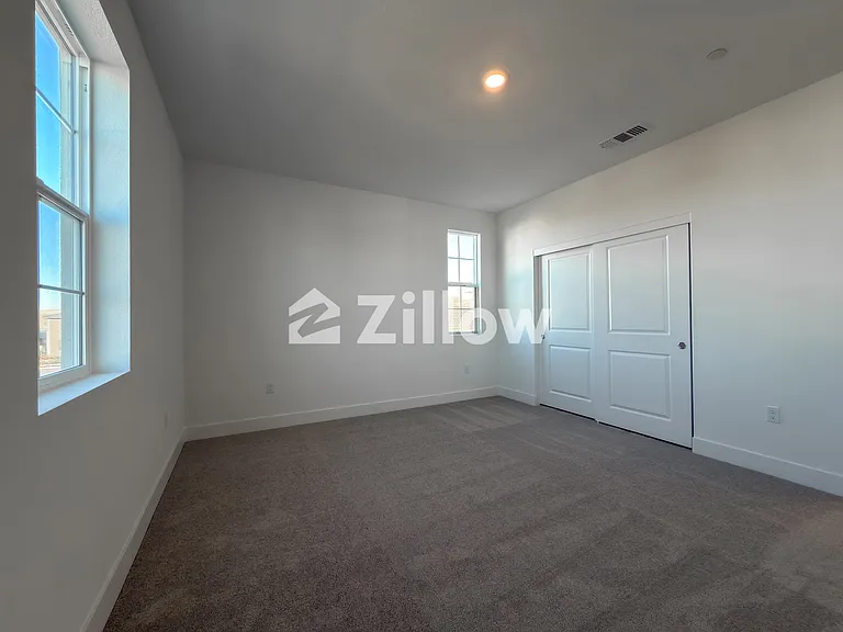 2848 Dapper St — Photo 24