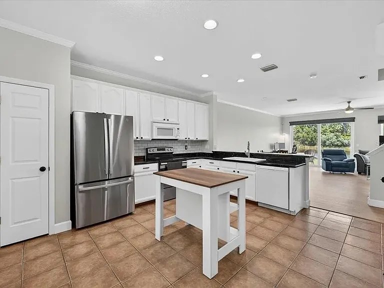 11607 Colony Lake Dr — Photo 3
