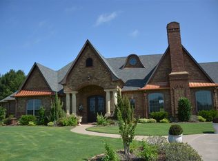 331 Turtle Creek Dr, Longview, TX 75605