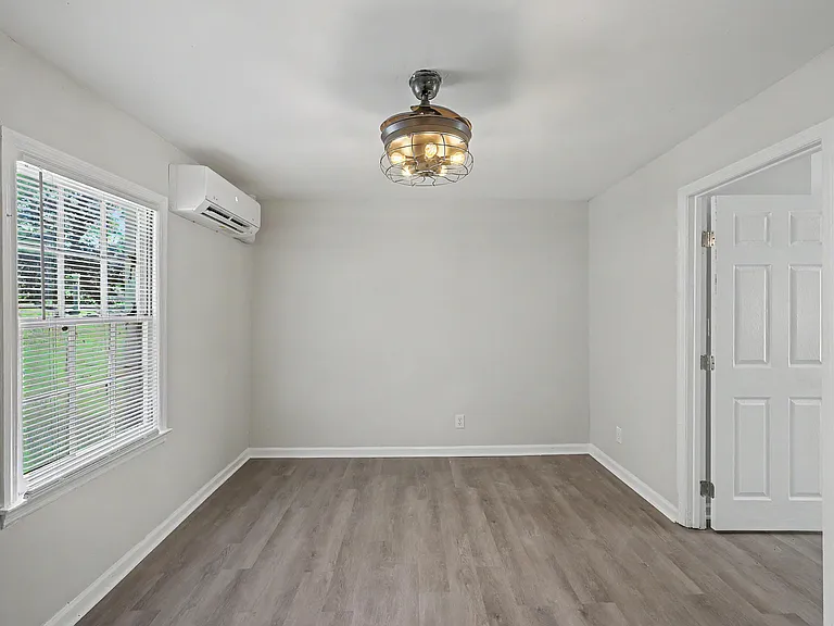 119 Drake St #D — Photo 9