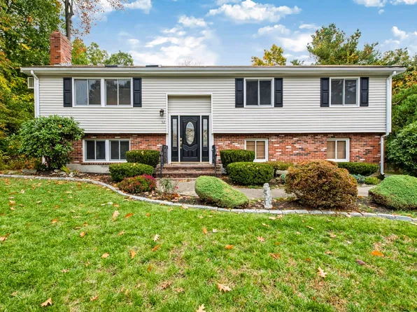 52 Tanglewood Dr, Stoughton, MA 02072