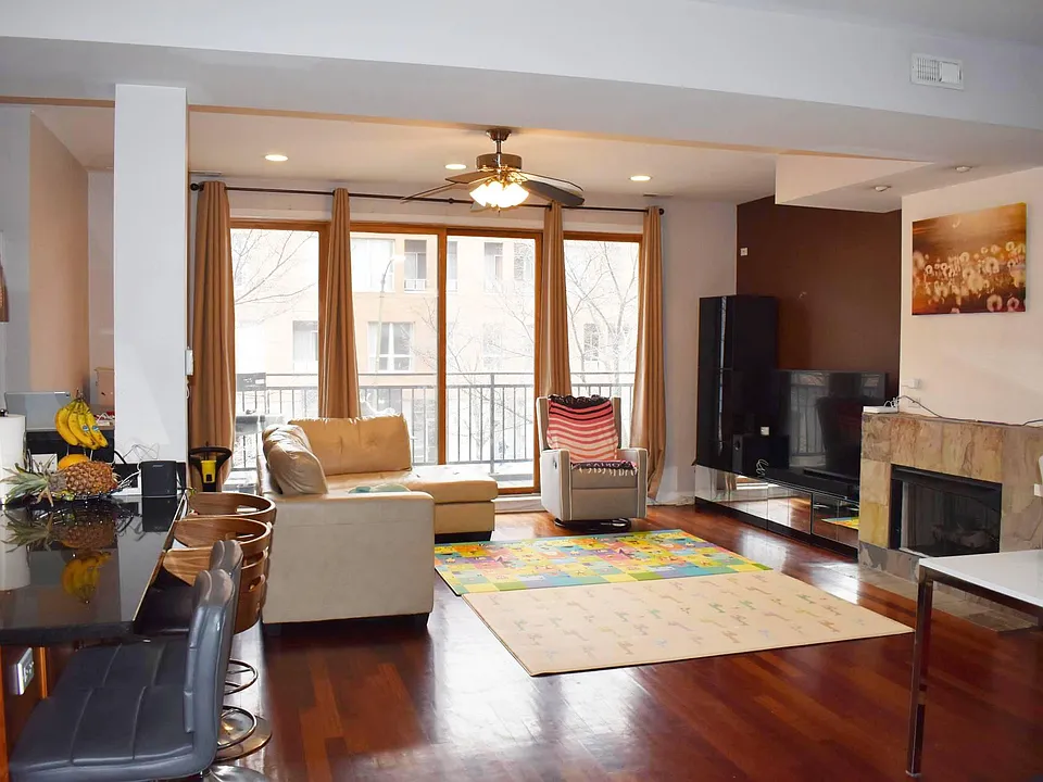 1730 N Western Ave #202