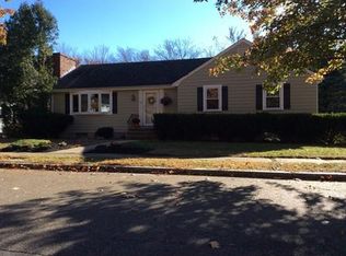 17 Mackenzie Ln, Wakefield, MA 01880
