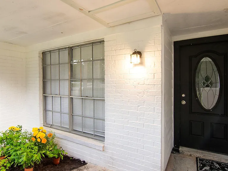 1702 Athens Dr — Photo 3