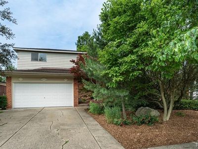 32353 Gainsborough Dr, Warren, MI, 48088