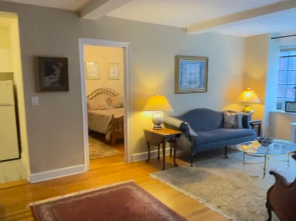 321 East 43rd Street image 5 of 12